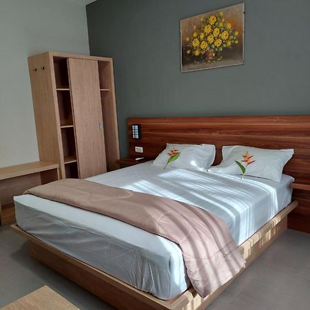 Yellow Guest House Uluwatu Extérieur photo