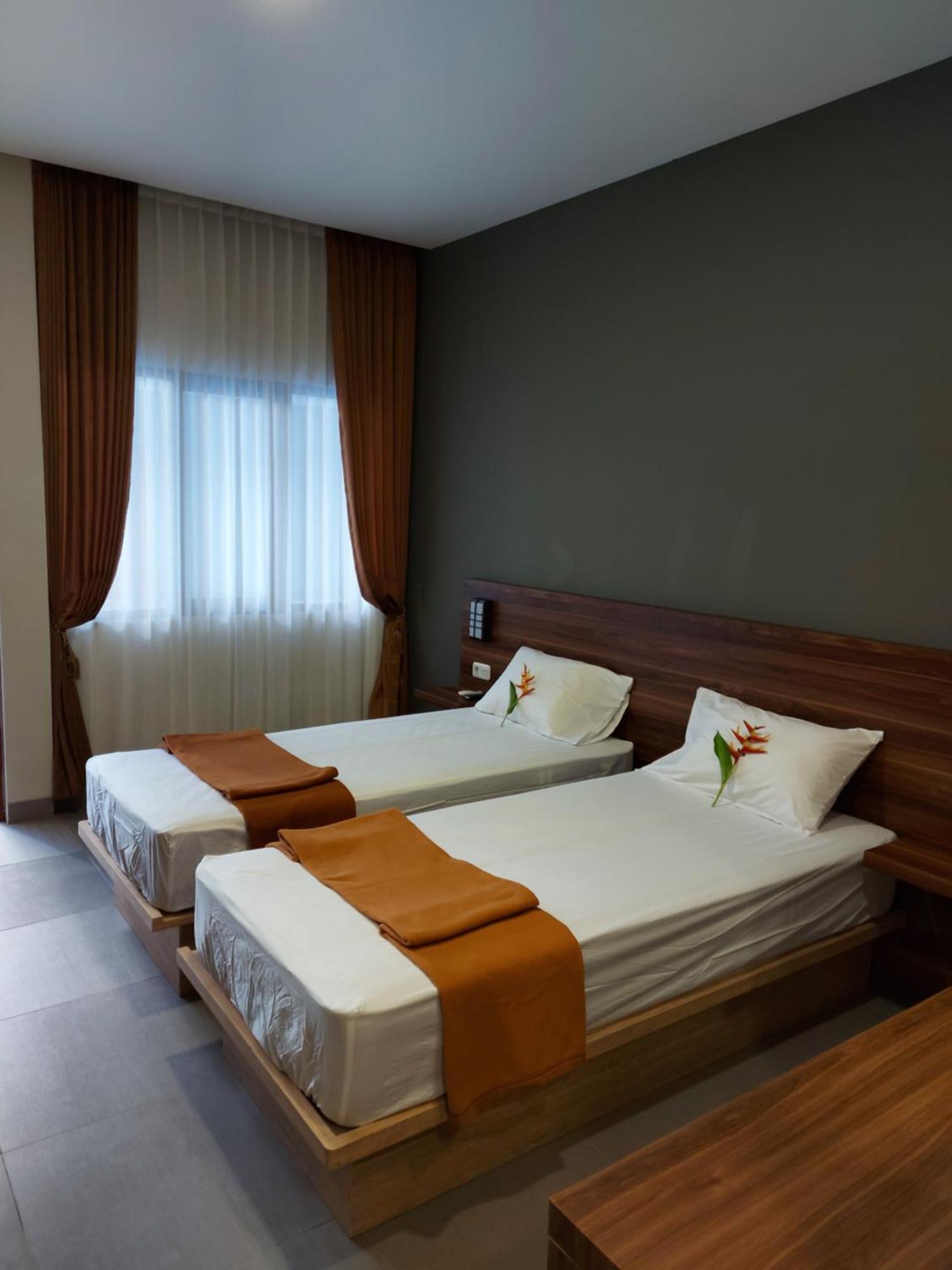 Yellow Guest House Uluwatu Extérieur photo